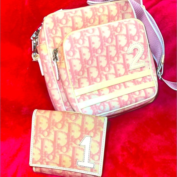 BEAUTY BUNDLE GIVEAWAY💋 + LOW START’S!!! LIKE TO BE NOTIFIED!🚨 - Picture 6 of 11